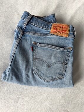 Levis 505 heavily distressed straight leg W34 L32